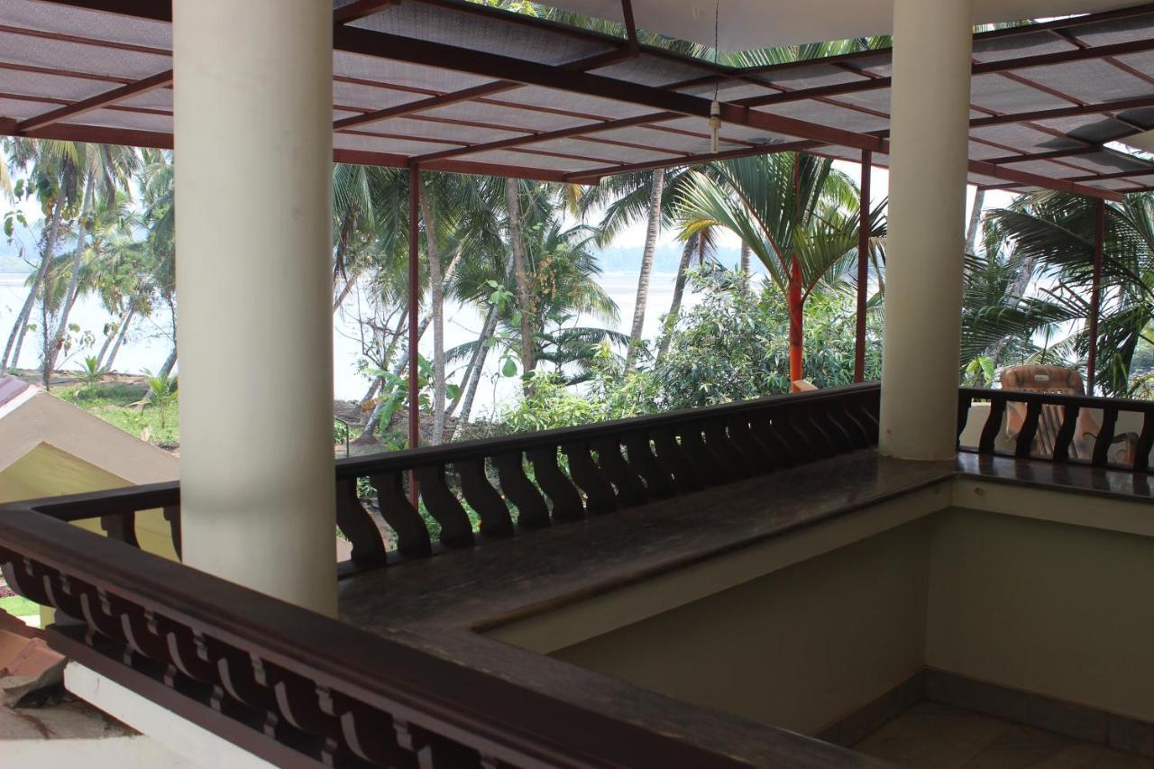 Maleyam Homestay Riverside Kozhikode Exterior photo