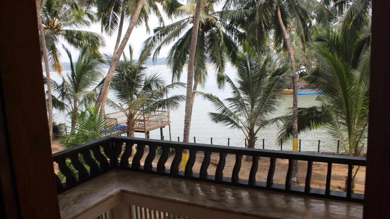 Maleyam Homestay Riverside Kozhikode Exterior photo